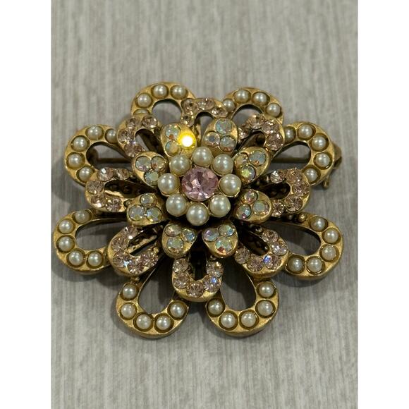 Vintage Lee Angel Brooch Matte Gold Tone Pearl Aurora Borealis Rhinestone - Picture 2 of 6